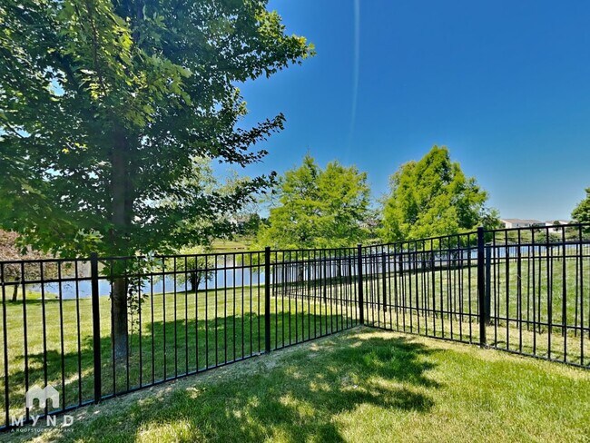 Building Photo - 8351 S Midnight Dr