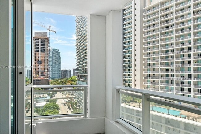 Building Photo - 1080 Brickell Ave