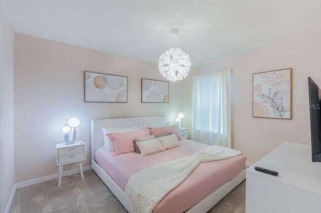 Building Photo - 7215 Oakmoss Loop