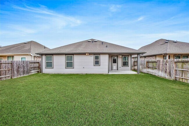 Building Photo - 9539 Summer River Dr