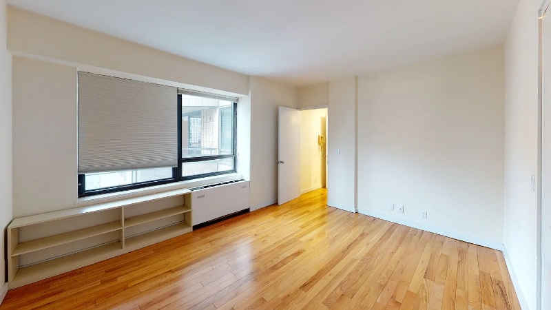 Building Photo - 240 E 47th St