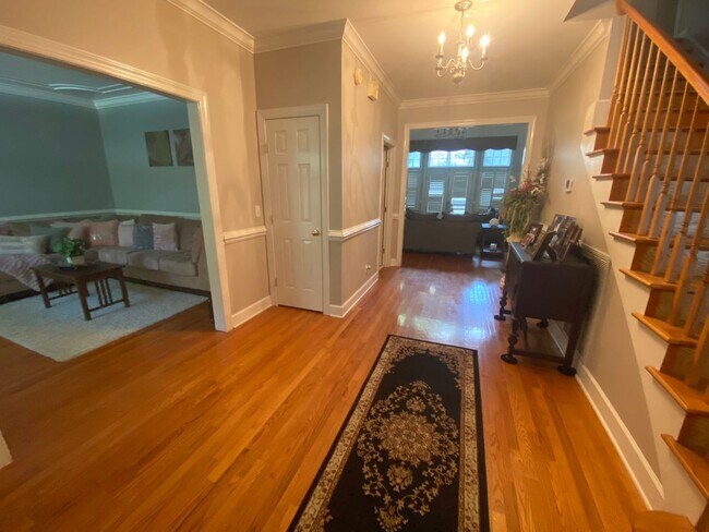 Building Photo - Beautiful Brick Home for Rent – Spacious, Bright & Welcoming