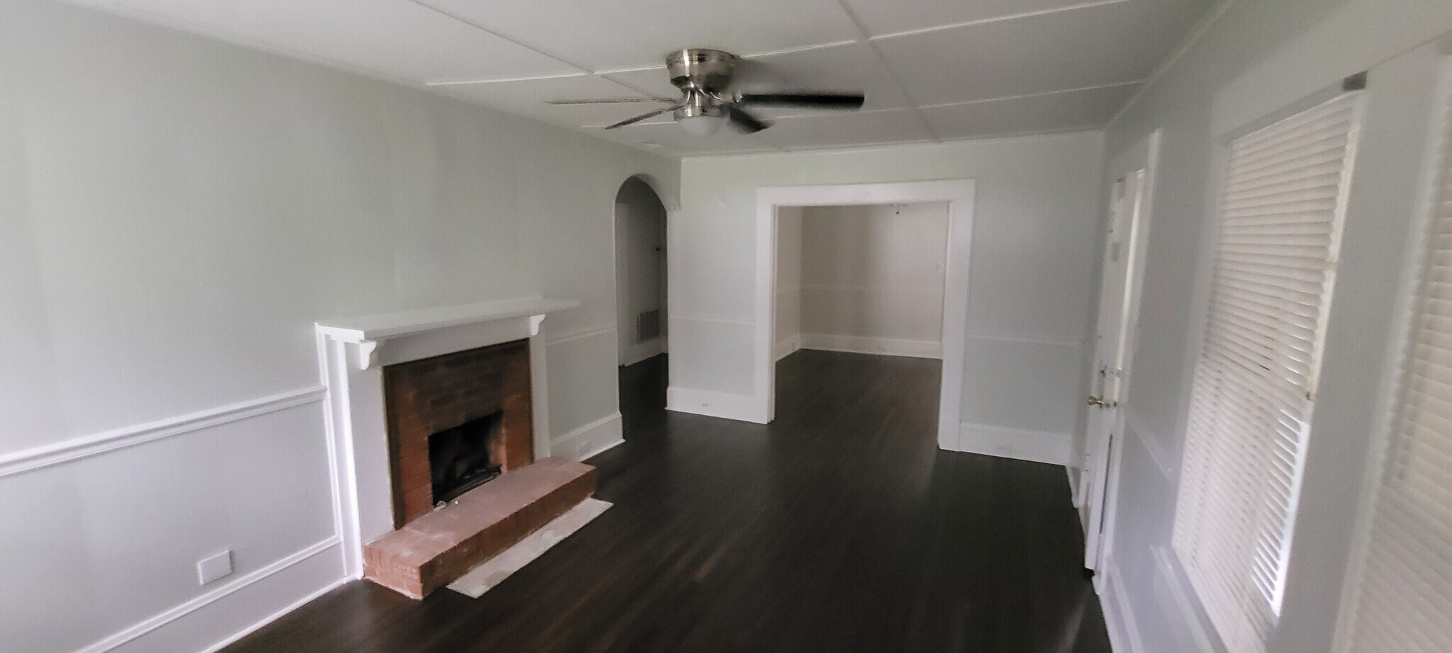 Building Photo - 923 Rosewood Pl
