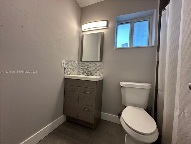 Building Photo - 647 NW 3rd Ave