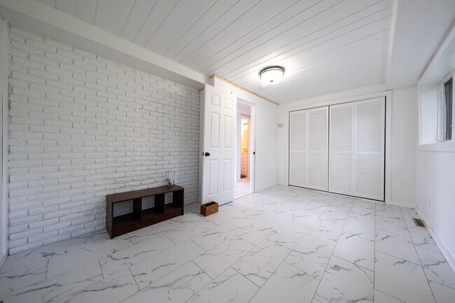 Building Photo - 8564 Lincoln St