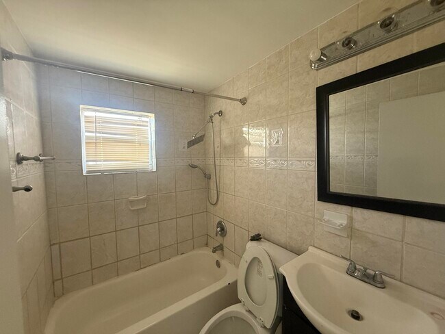 Building Photo - 5698 Gramercy Dr