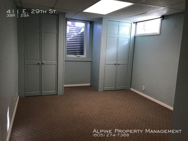 Building Photo - 3 Bed/2 Bath Home Near McKennan Park!