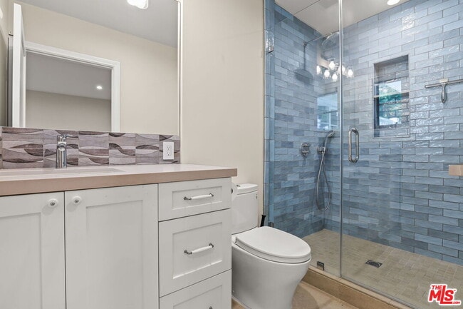 Building Photo - 652 Kensington Rd