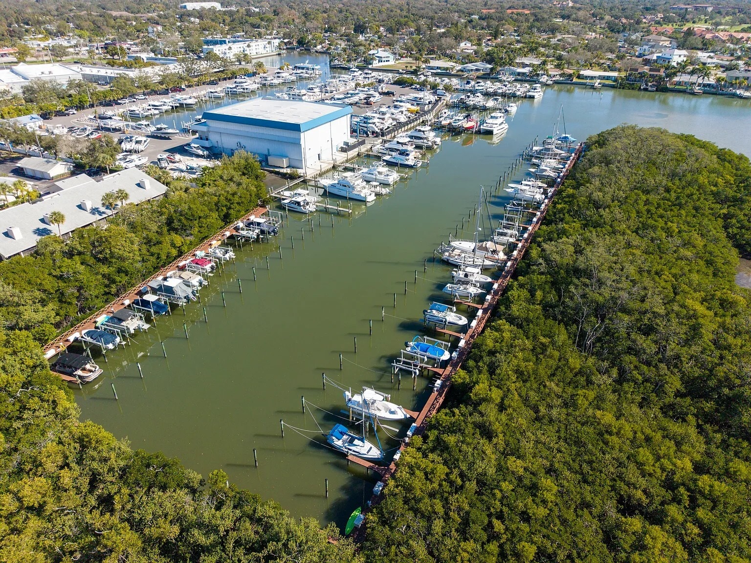 Marina - 1332 Pasadena Ave S