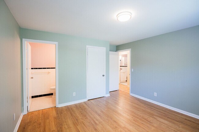 Building Photo - 315 S Mendenhall St