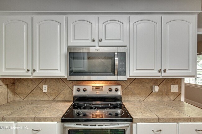 Building Photo - 348 Durham Ct