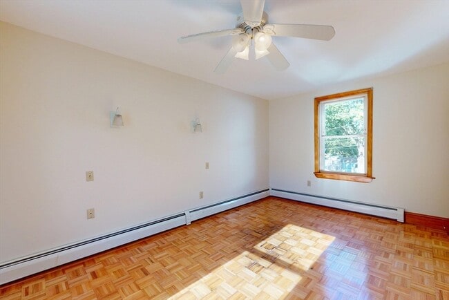 Building Photo - 58 Teel St