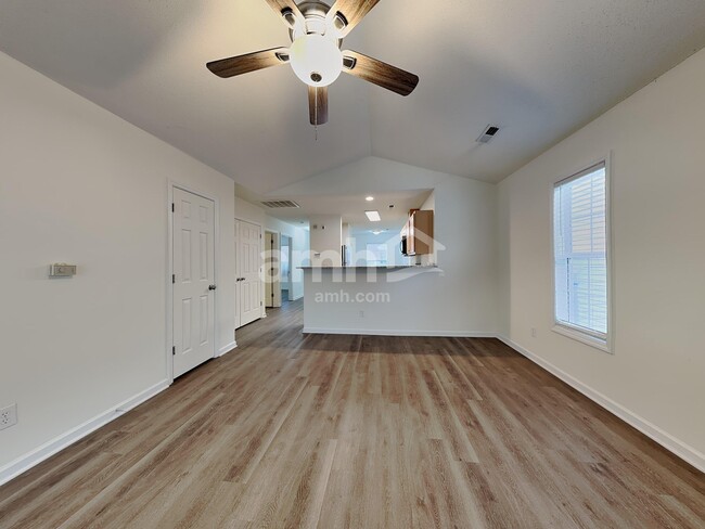 Building Photo - 105 Bristol View Cir