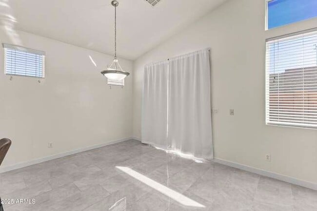 Building Photo - 3940 E Minton St