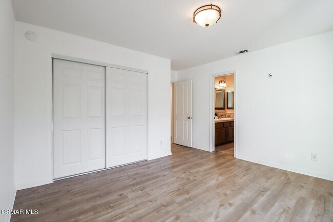 Building Photo - 2612 Yellowwood Dr