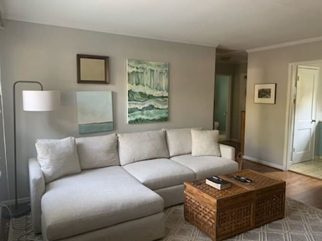 Building Photo - Check out this CHARMING 1BR/1BA Now Availa...