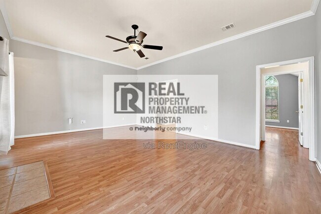 Building Photo - 308 Pin Oak Ln