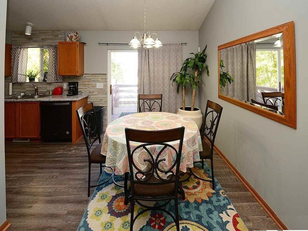 Building Photo - 7884 Redick Ave