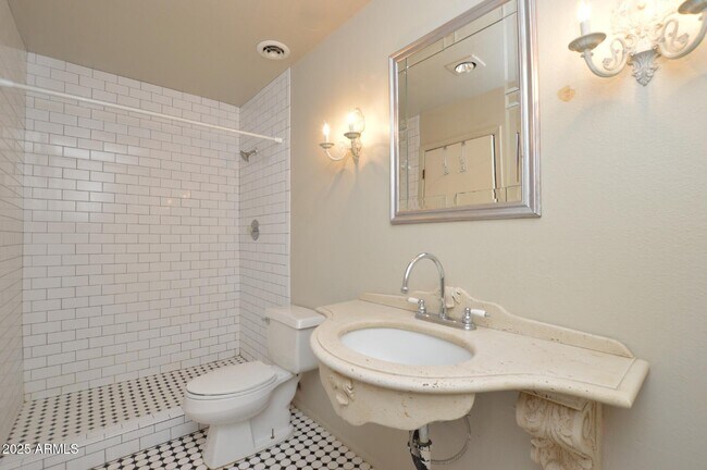 Building Photo - 4028 N Granite Reef Rd