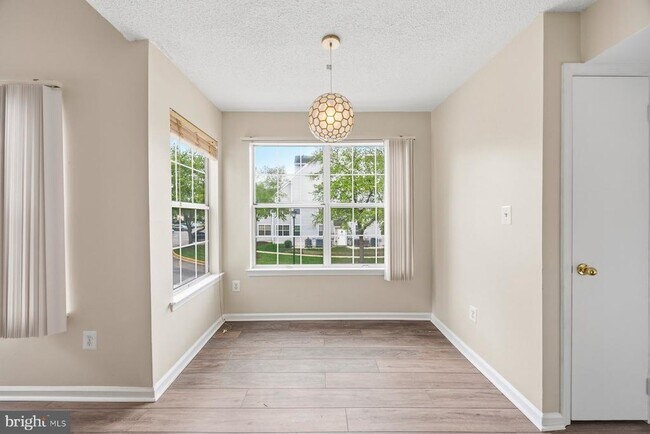 Building Photo - 14053 Vista Dr