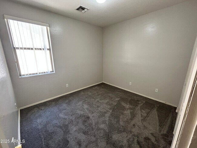 Building Photo - 7010 S 37th Glen