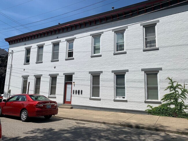 Building Photo - 642 Philadelphia St