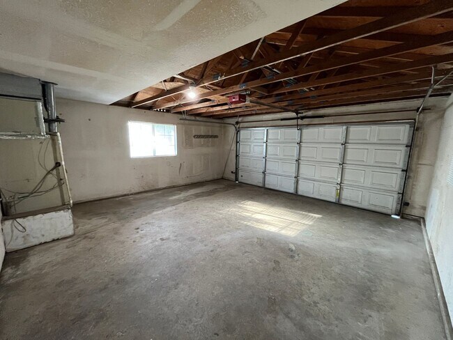 Building Photo - Gorgeous 3 Bedroom Home Coming Soon!!!