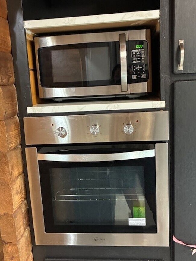 Building Photo - LAKE FRONT PARADISE