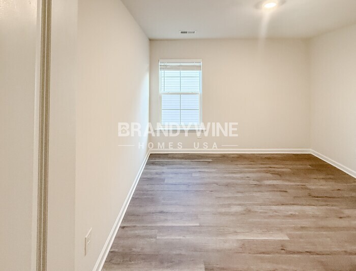 Building Photo - 321 Redmoss Dr