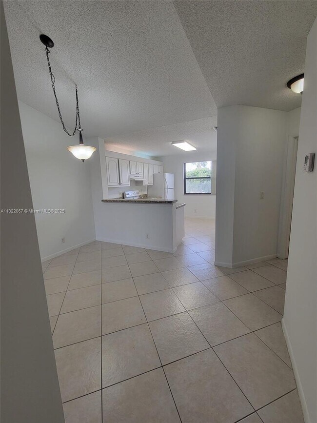 Building Photo - 5641 Riverside Dr