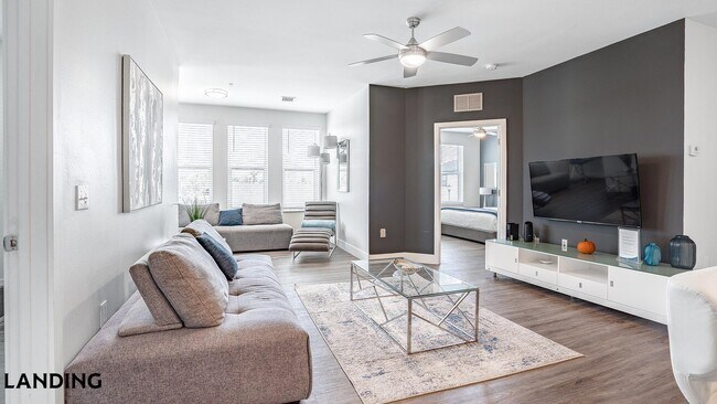 Building Photo - 4950 W Prescott St