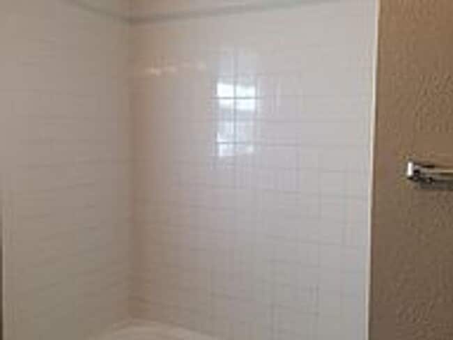 Building Photo - PRE-LEASE AUG 2026! Charming 2 Bed Cottage...