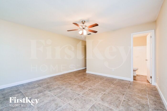 Building Photo - 2290 Beacon Dr