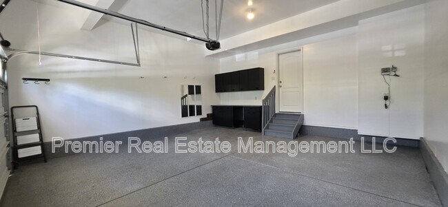 Building Photo - 15139 Chicago St