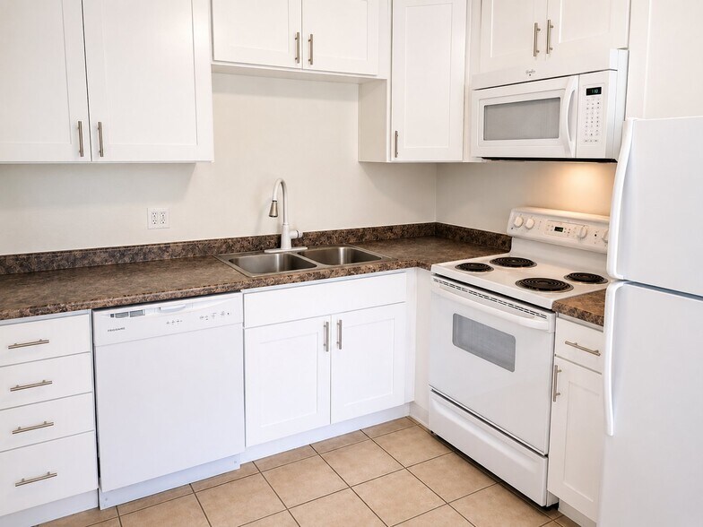 Building Photo - 2103 E 3300 S