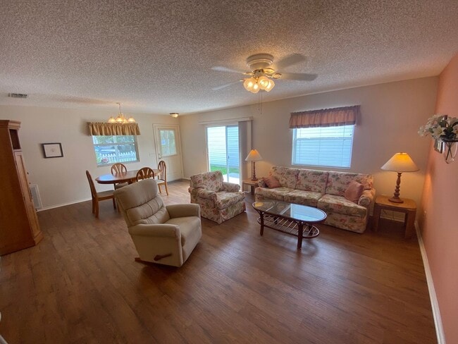 Building Photo - Beautiful 2 + 2 Villa, Mostly Furnished AN...