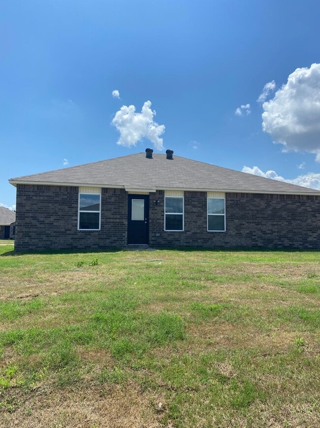 Building Photo - Three Bedroom | Two Bath Home in Conrad Court