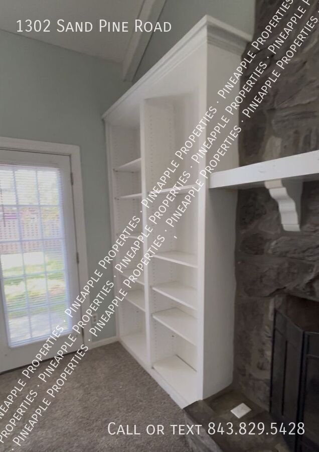 Building Photo - 1302 Sand Pine Rd