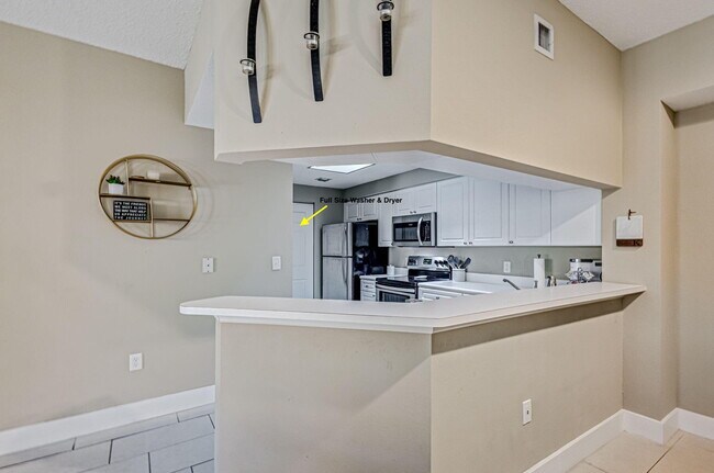 Building Photo - 3019 Alcazar Pl