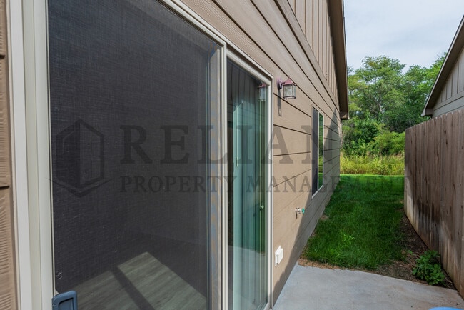 Building Photo - 914 W Onewood Pl