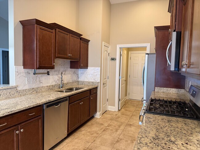 Building Photo - 301 Macarthur Dr