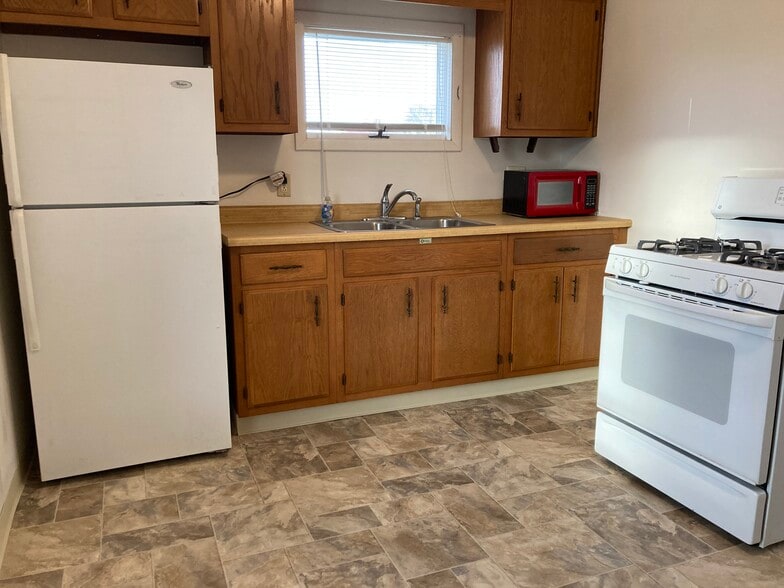 Kitchen - 104 W Miller St