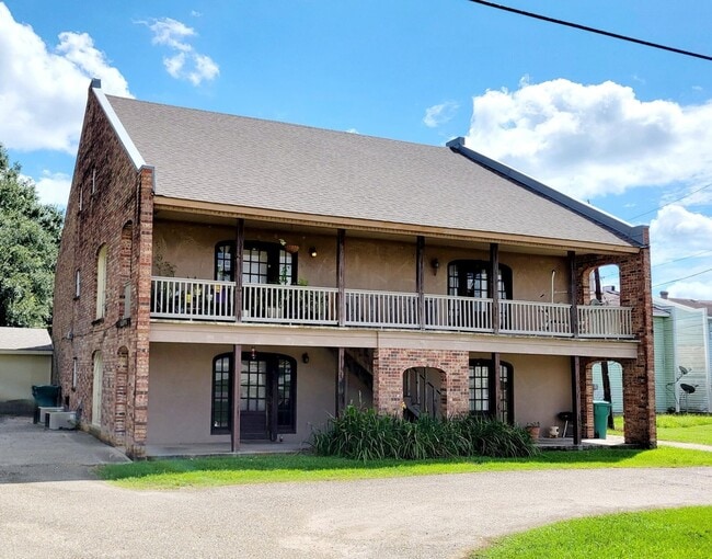 Primary Photo - 107 Guillot Rd