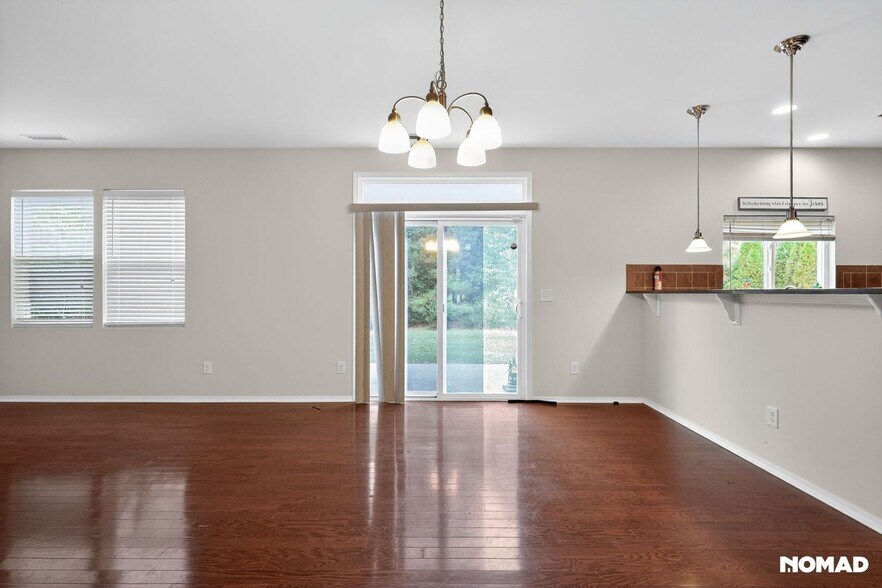 Building Photo - 241 Seymour Pl