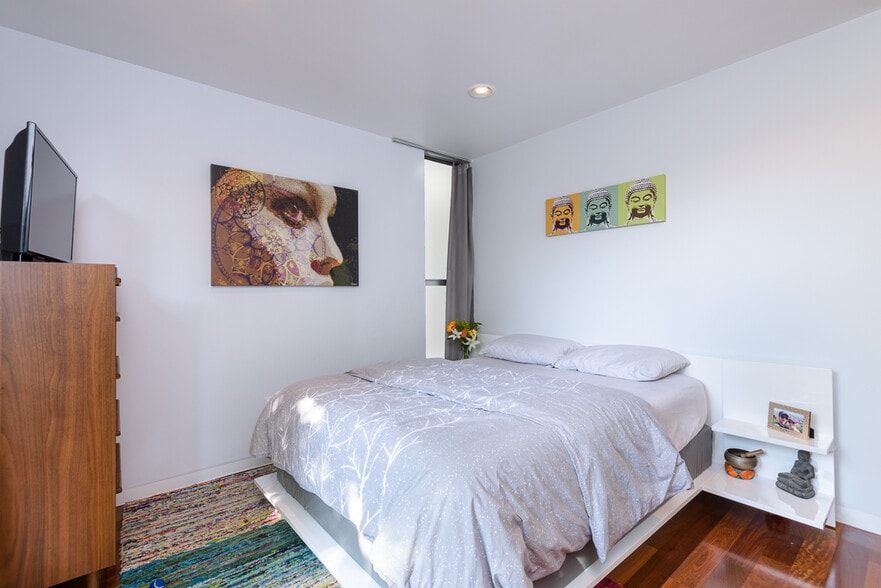 Building Photo - 1513 S Orange Grove Ave