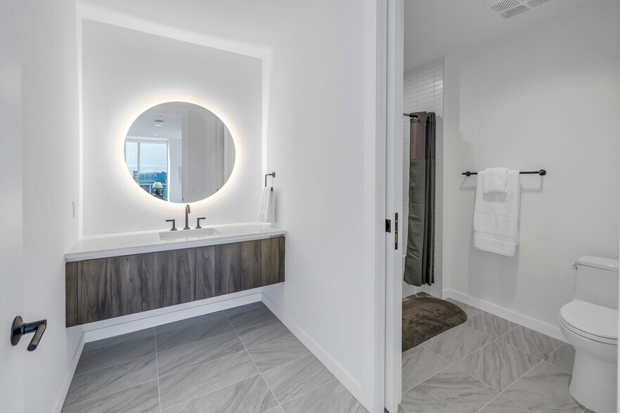 Building Photo - 777 3rd Ave N