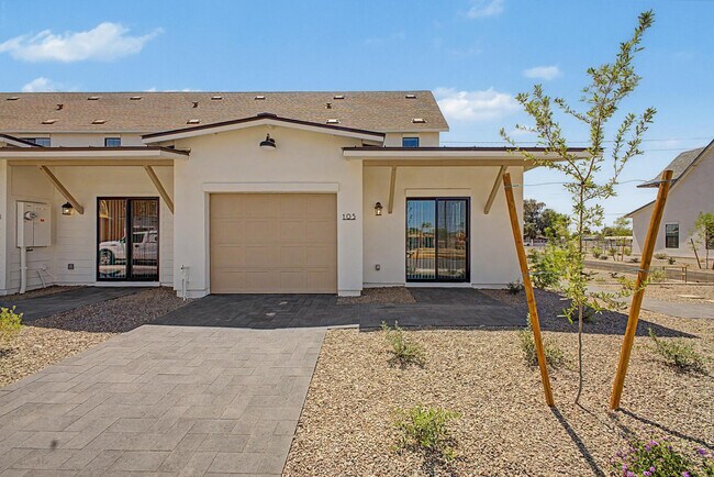 Building Photo - 8232 E University Dr