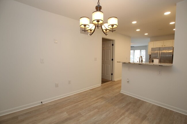 Building Photo - Updated 3Bed 3Bath Townhouse in Plantation East