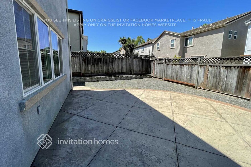 Building Photo - 1647 Dewey St