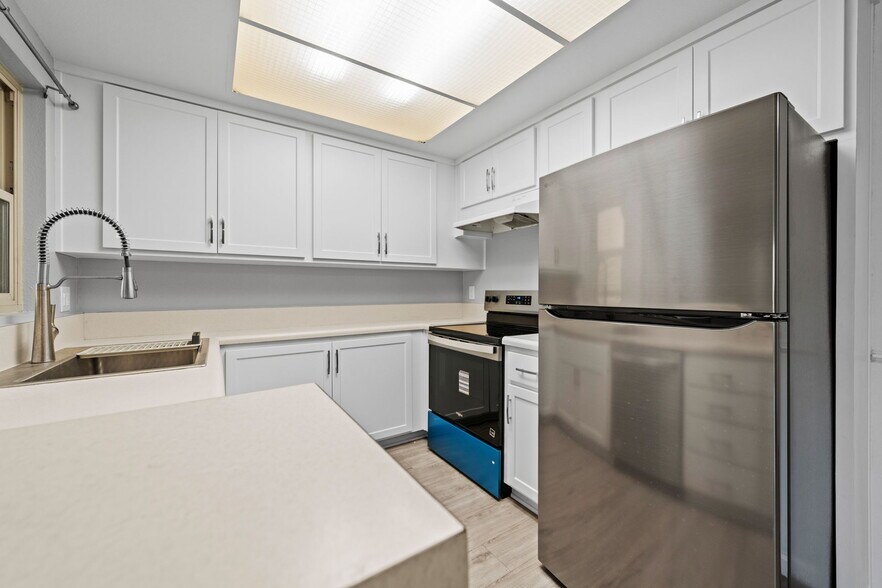 Building Photo - 6030 Rancho Mission Rd